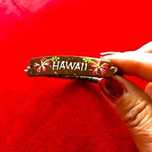 Hawaiian coconut base stretch bracelet